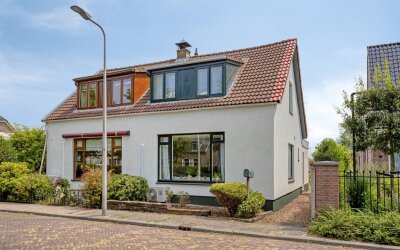 Hoofdweg-Zu. 32