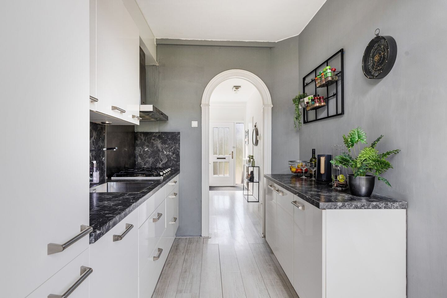 Tussenwoning te koop: Europalaan 96, Nieuwerkerk Aan Den Ijssel