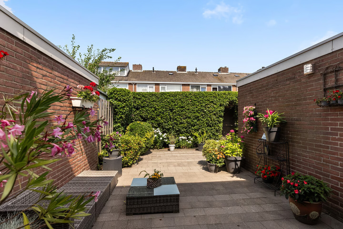 Tussenwoning te koop: Europalaan 96, Nieuwerkerk Aan Den Ijssel
