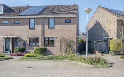 Geraniumveld 56