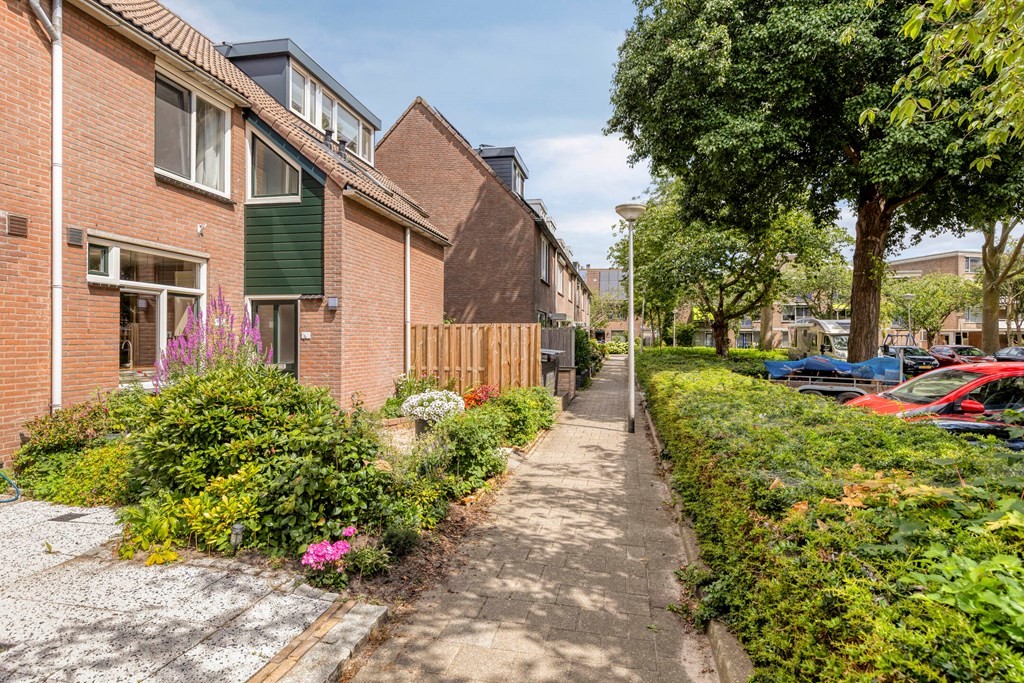 Tussenwoning te koop: Mezendaal 330, Nieuwerkerk Aan Den Ijssel