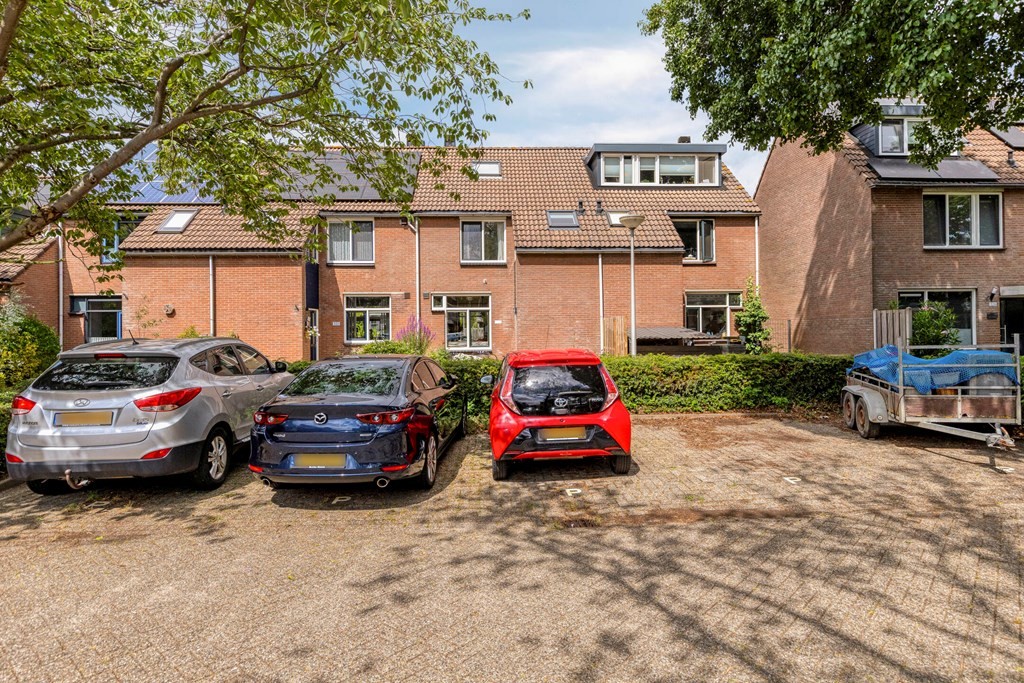 Tussenwoning te koop: Mezendaal 330, Nieuwerkerk Aan Den Ijssel