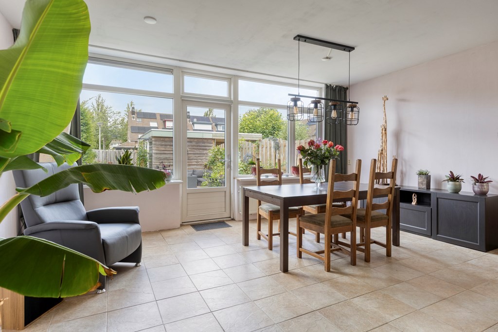 Tussenwoning te koop: Mezendaal 330, Nieuwerkerk Aan Den Ijssel