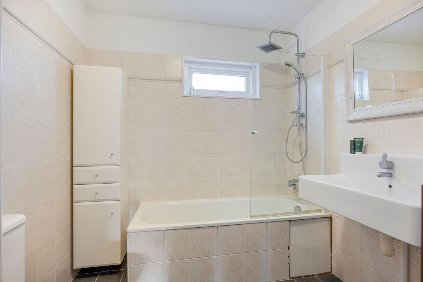 Tussenwoning te koop: Anjerveld 13, Nieuwerkerk Aan Den Ijssel