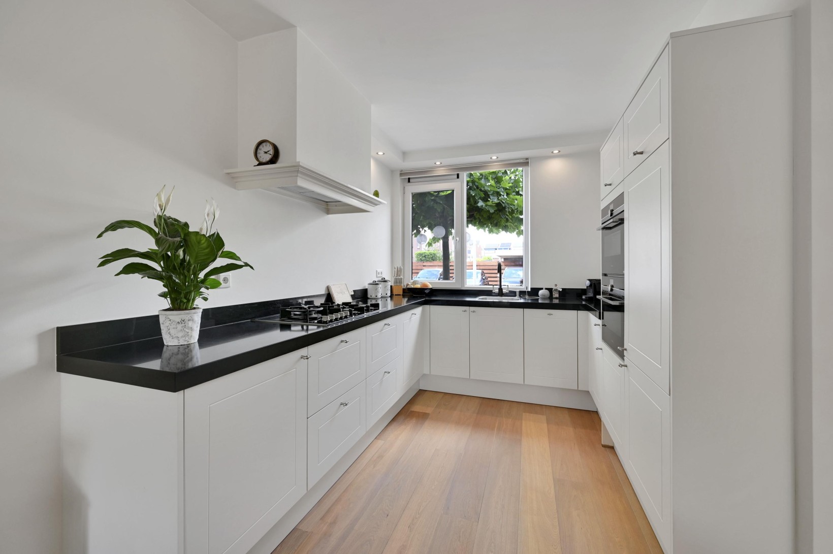 Tussenwoning te koop: Kamilleveld 9, Nieuwerkerk Aan Den Ijssel