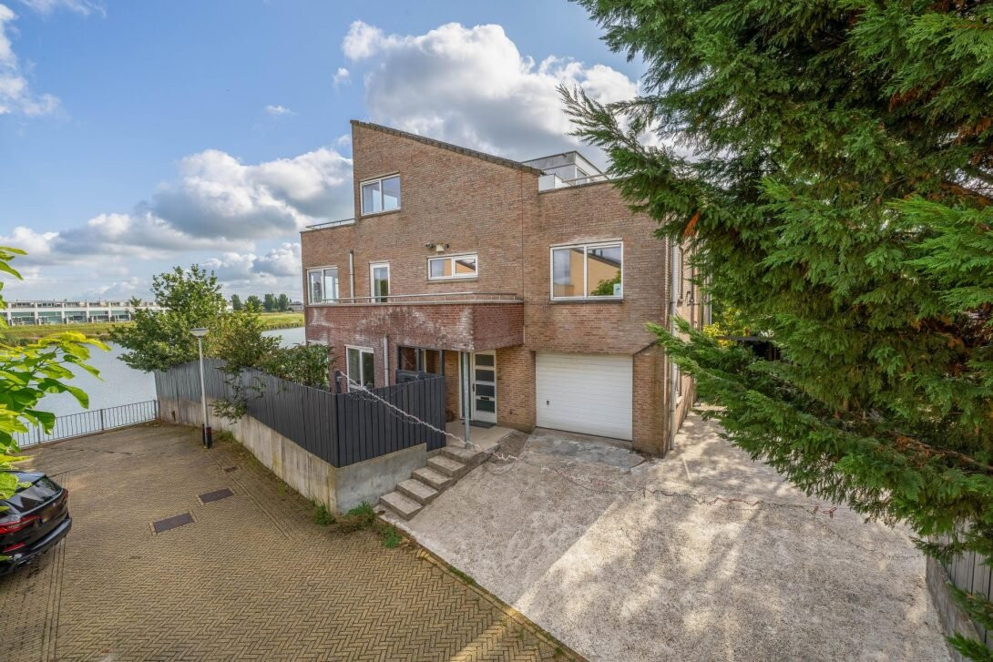 Vrijstaande woning te koop: Aquamarijn 2, Krimpen Aan Den Ijssel