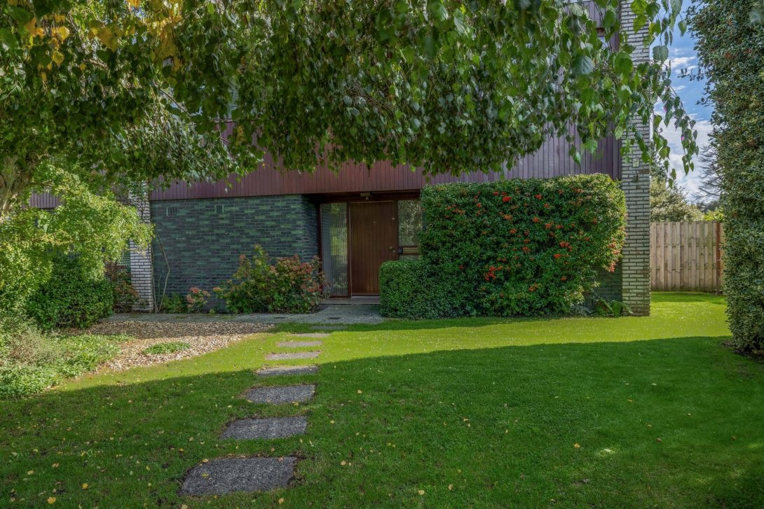 Twee-onder-één-kap te koop: Oostzoom 2, Krimpen Aan De Lek