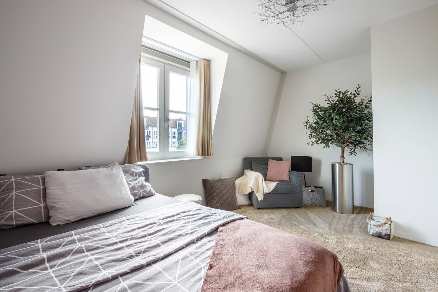 Tussenwoning te koop: Hoofdstraat 4, Krimpen Aan De Lek