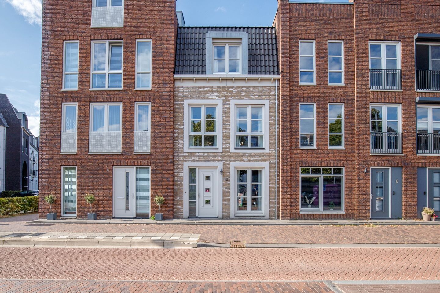 Tussenwoning te koop: Hoofdstraat 4, Krimpen Aan De Lek