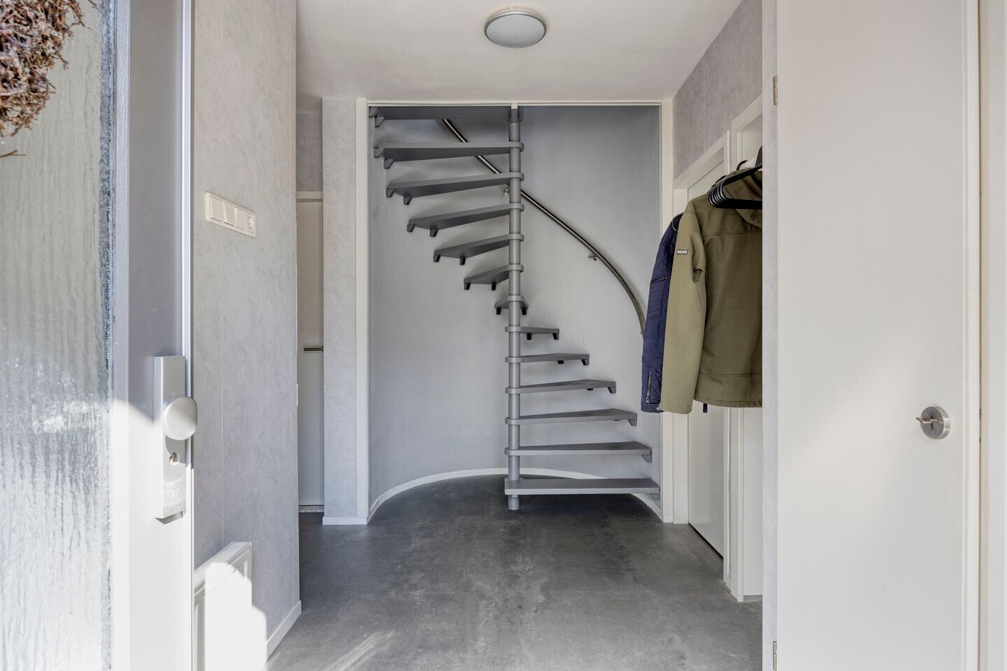 Hoekwoning te koop: Van Lennepstraat 25, Alblasserdam
