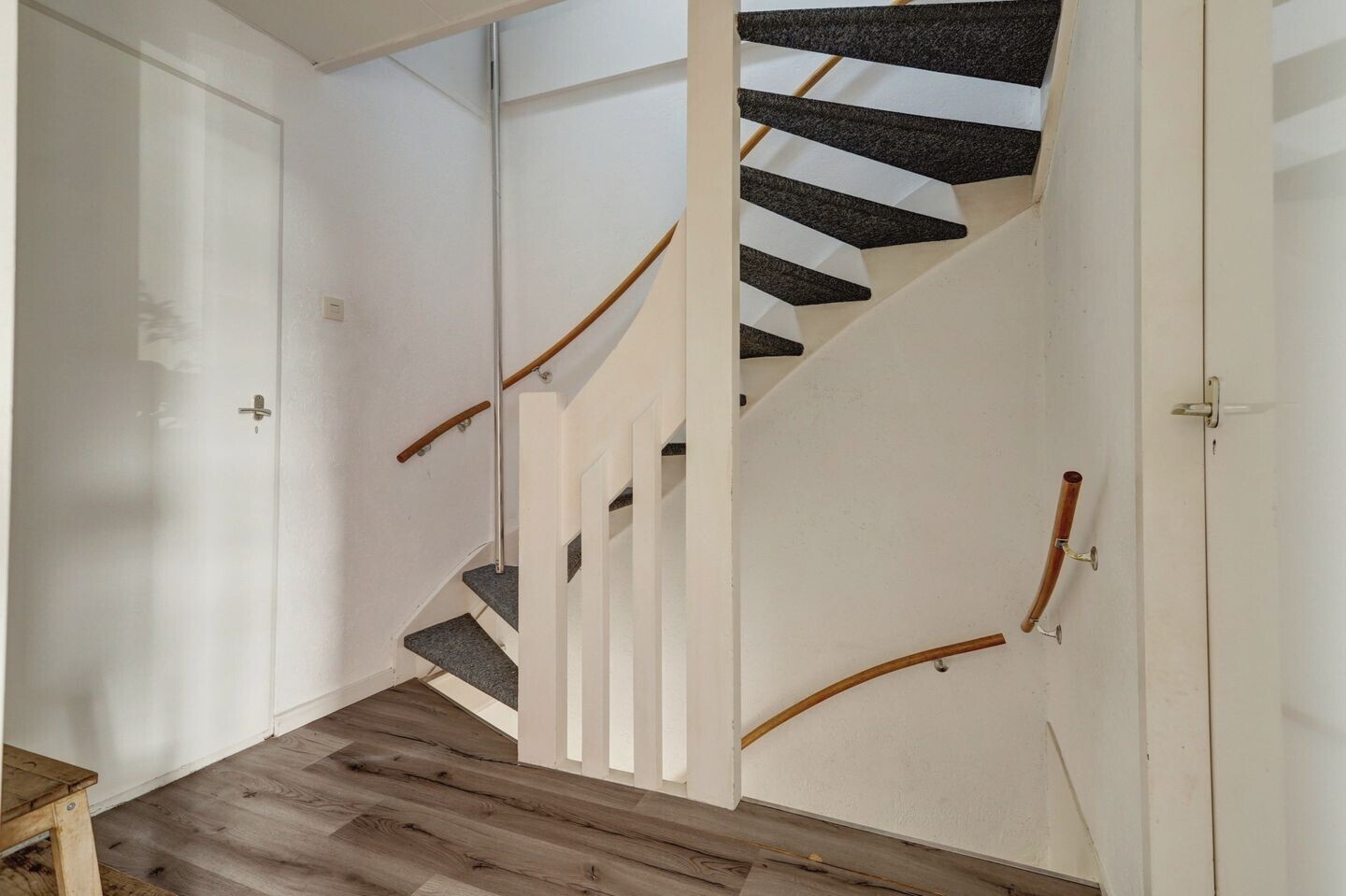 Tussenwoning te koop: leeuwerikstraat 3, Groot-Ammers