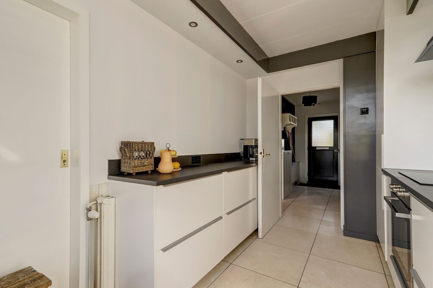 Tussenwoning te koop: leeuwerikstraat 3, Groot-Ammers