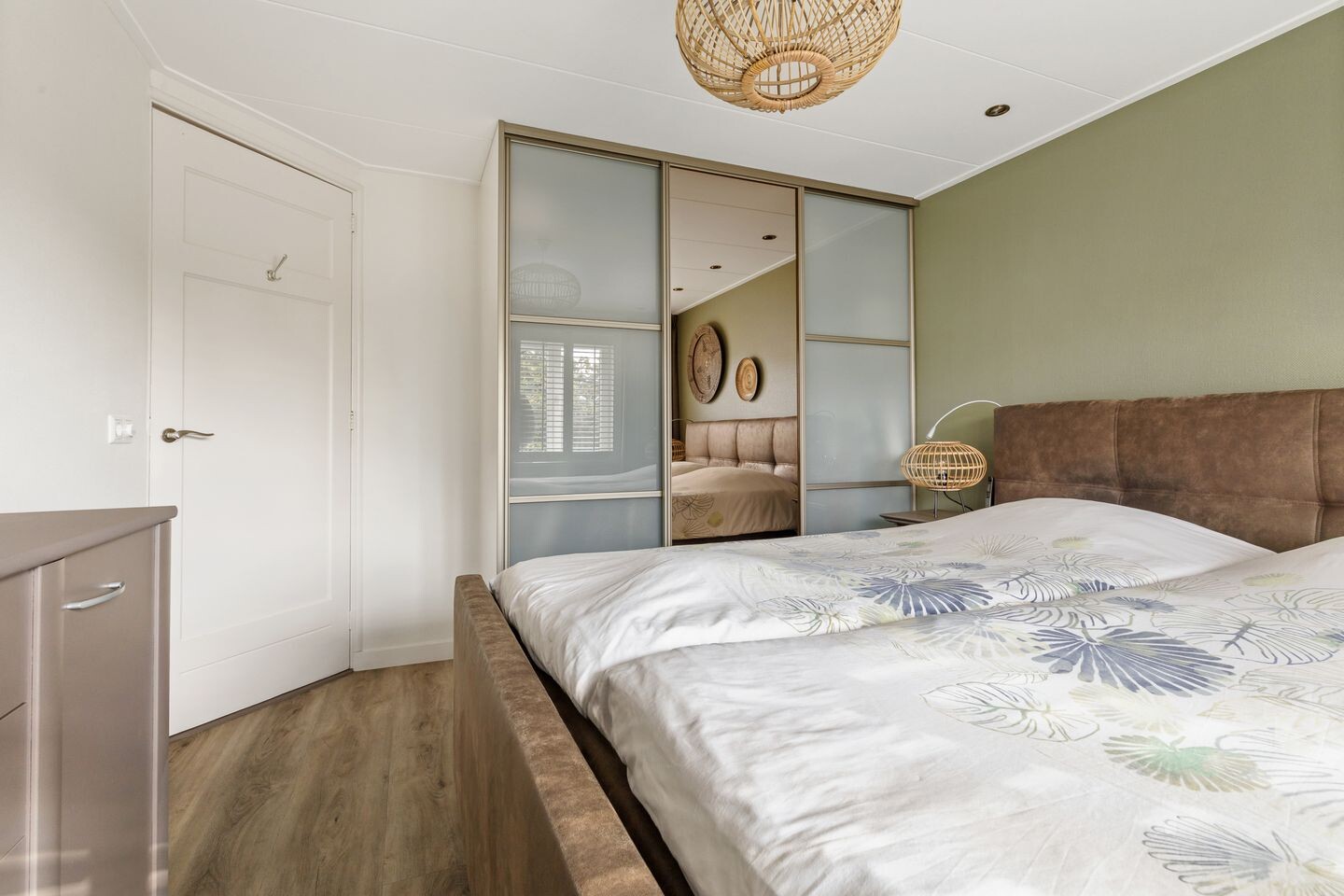 Twee-onder-één-kap te koop: Churchillplein 3, Ridderkerk