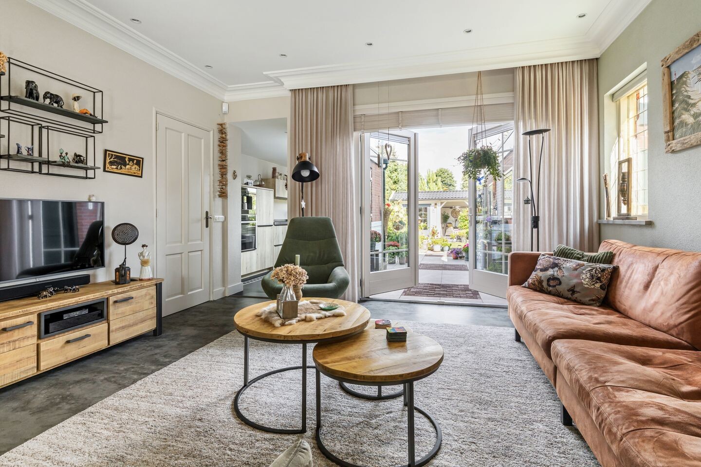 Twee-onder-één-kap te koop: Churchillplein 3, Ridderkerk