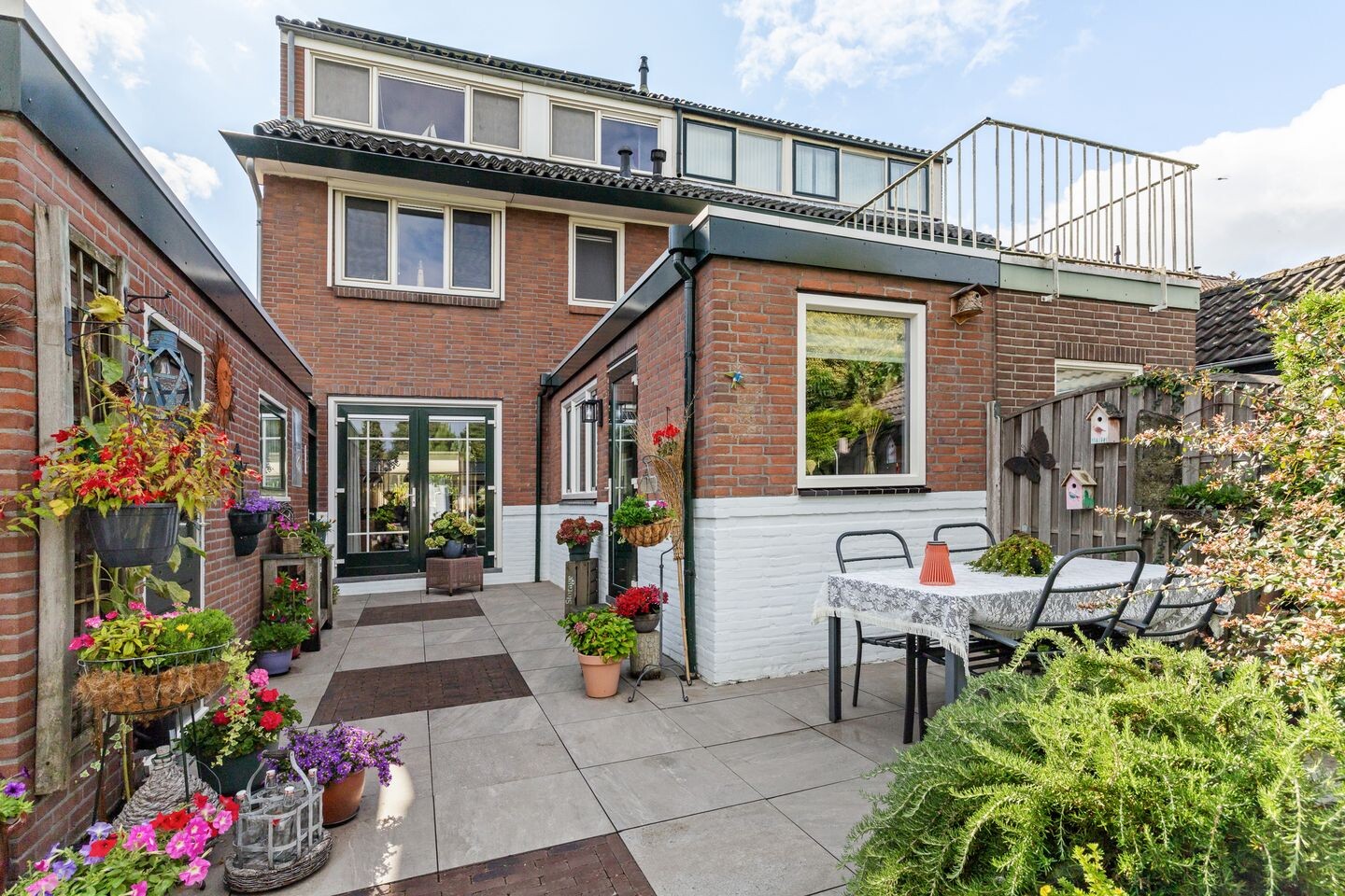Twee-onder-één-kap te koop: Churchillplein 3, Ridderkerk