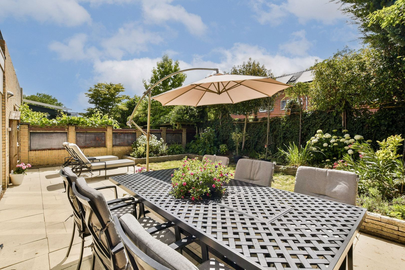 Tussenwoning te koop: Stationsweg 8, Barendrecht