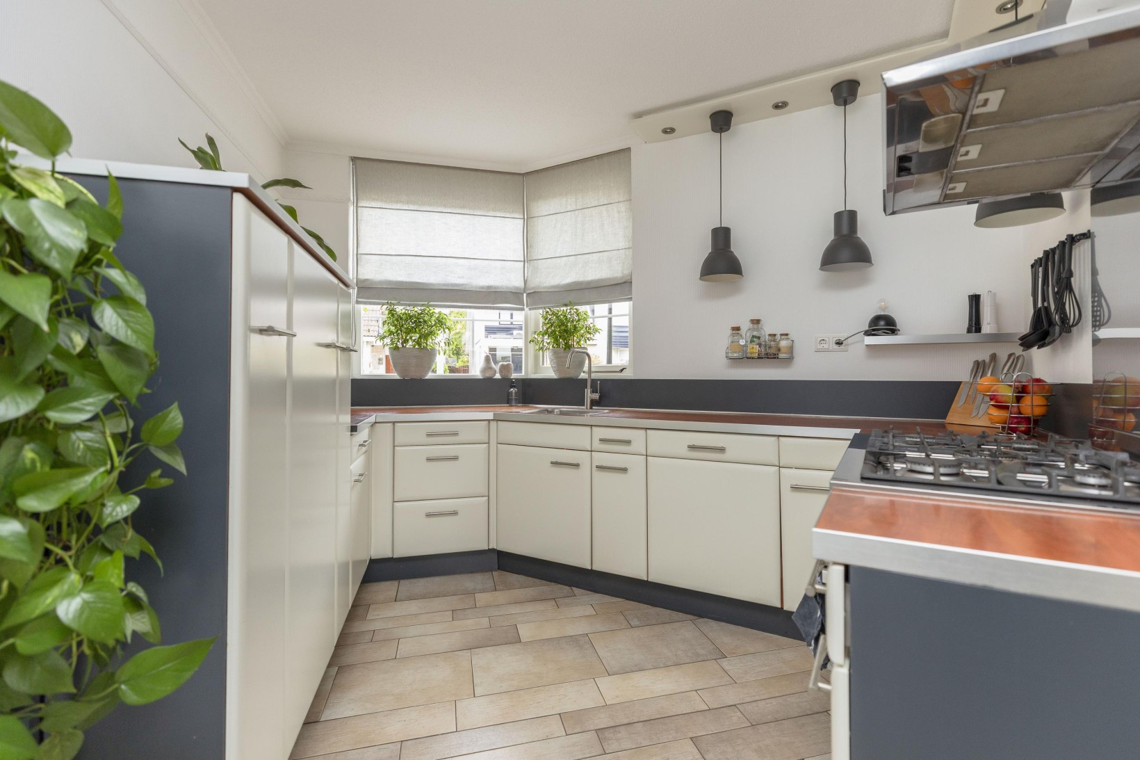 Tussenwoning te koop: Mozartstraat 67, Barendrecht