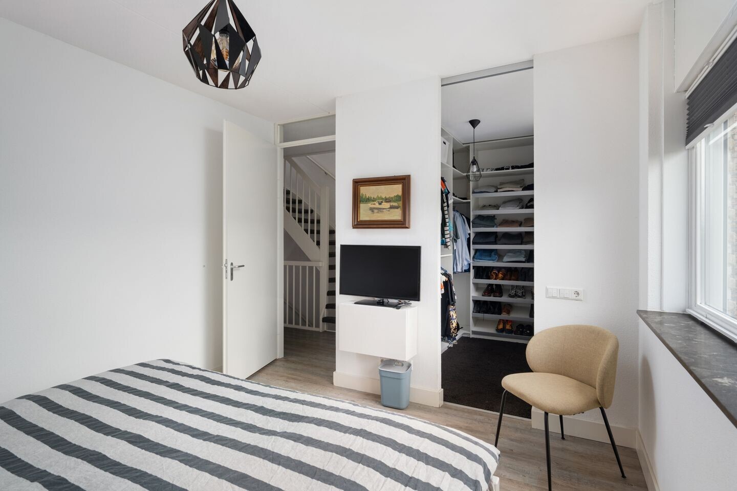Tussenwoning te koop: Magdalenapolder 50, Barendrecht