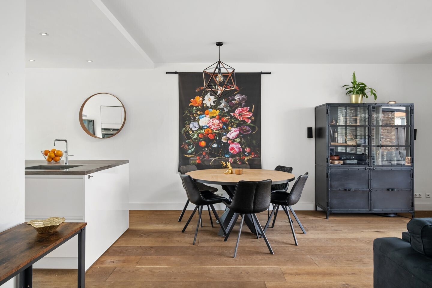 Tussenwoning te koop: Magdalenapolder 50, Barendrecht