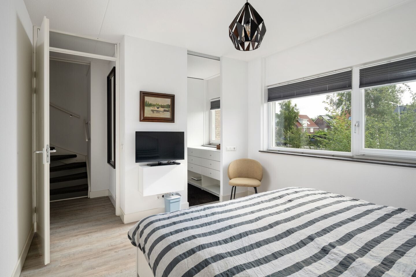 Tussenwoning te koop: Magdalenapolder 50, Barendrecht
