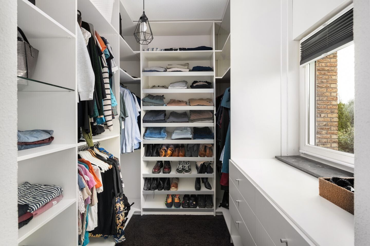 Tussenwoning te koop: Magdalenapolder 50, Barendrecht