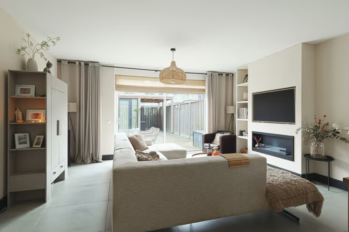 Tussenwoning te koop: Paulinapolder 22, Barendrecht