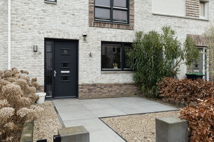 Tussenwoning te koop: Paulinapolder 22, Barendrecht