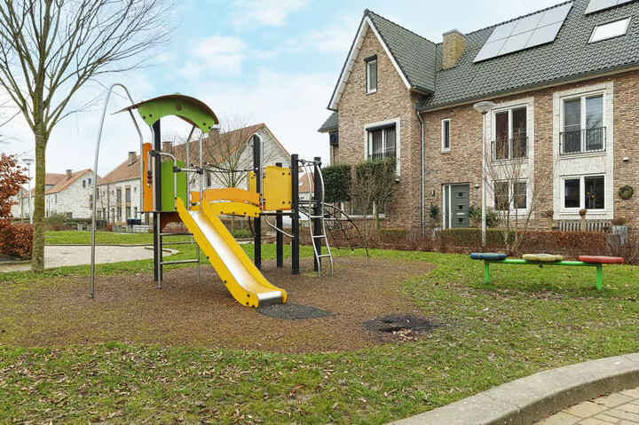 Tussenwoning te koop: Paulinapolder 22, Barendrecht