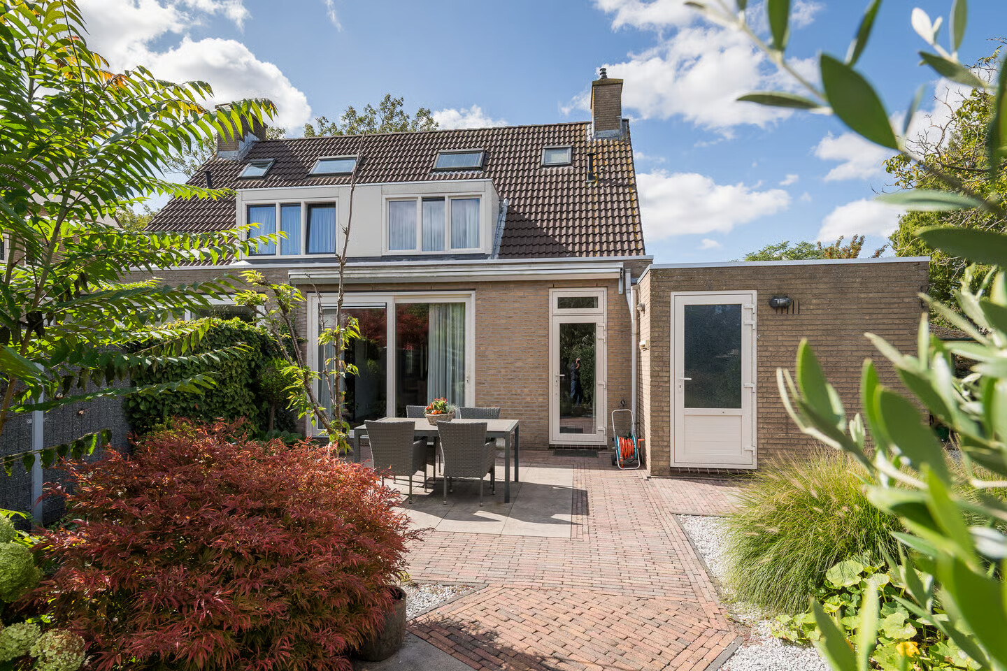 Hoekwoning te koop: Jacoba Pompevliet 67, Barendrecht