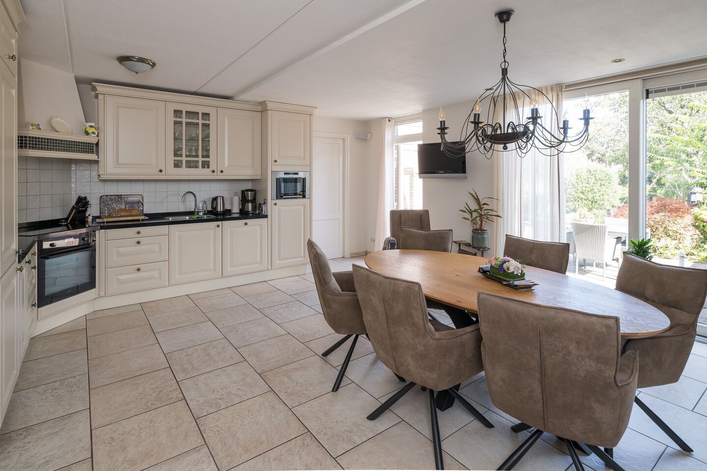 Hoekwoning te koop: Jacoba Pompevliet 67, Barendrecht