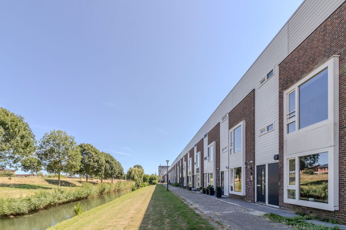 Tussenwoning te koop: Beugkant 11, Barendrecht
