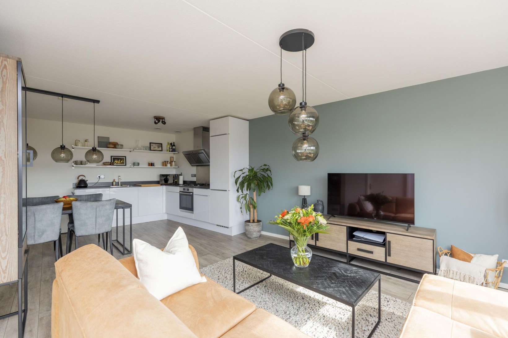 Appartement te koop: Iepenwede 14, Barendrecht