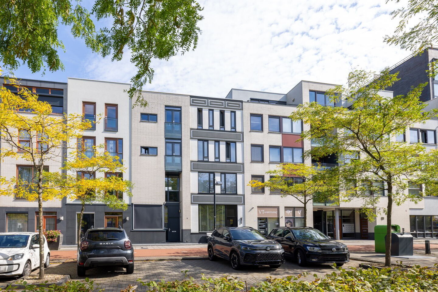 Tussenwoning te koop: Avenue Carnisse 199, Barendrecht