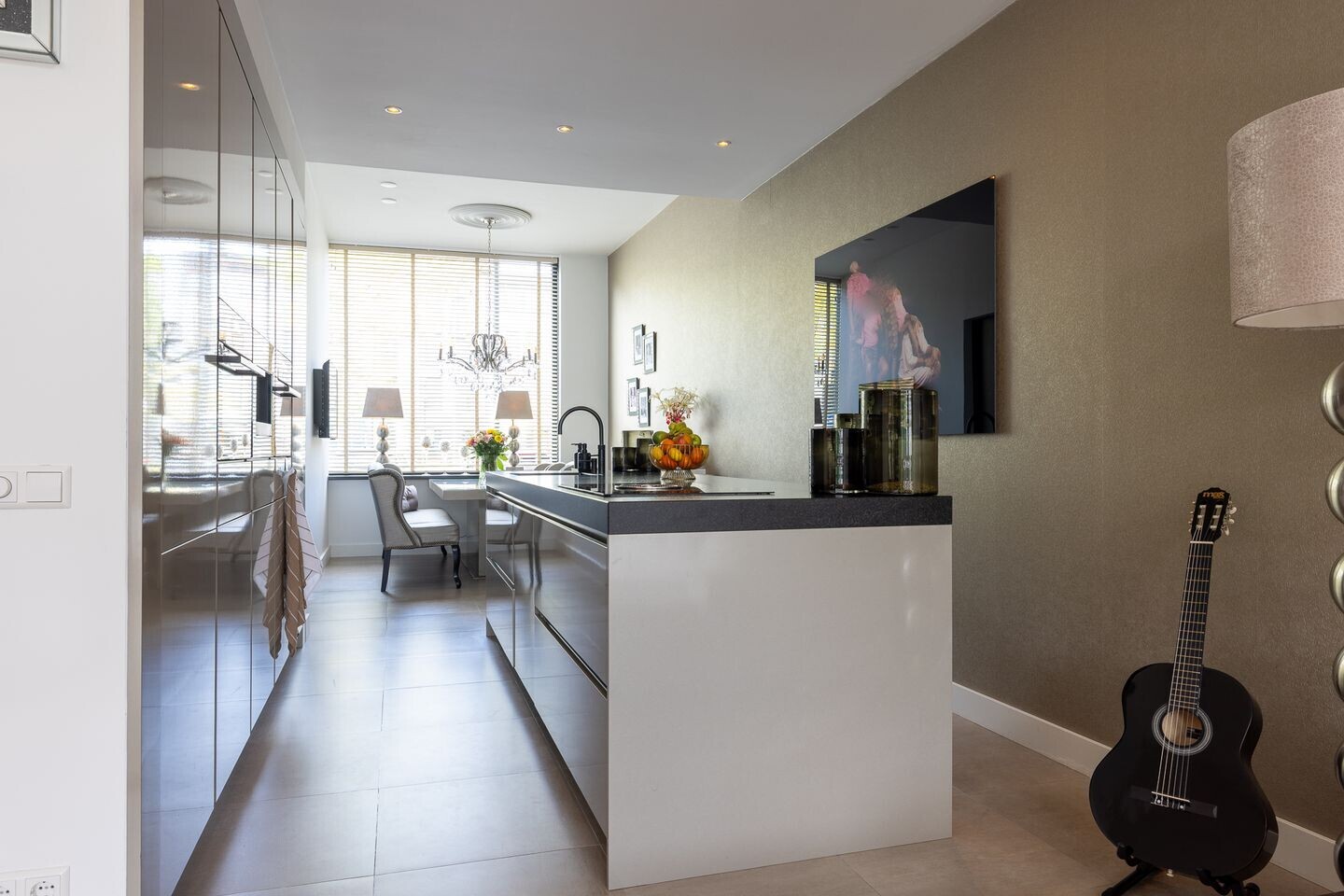 Tussenwoning te koop: Avenue Carnisse 199, Barendrecht