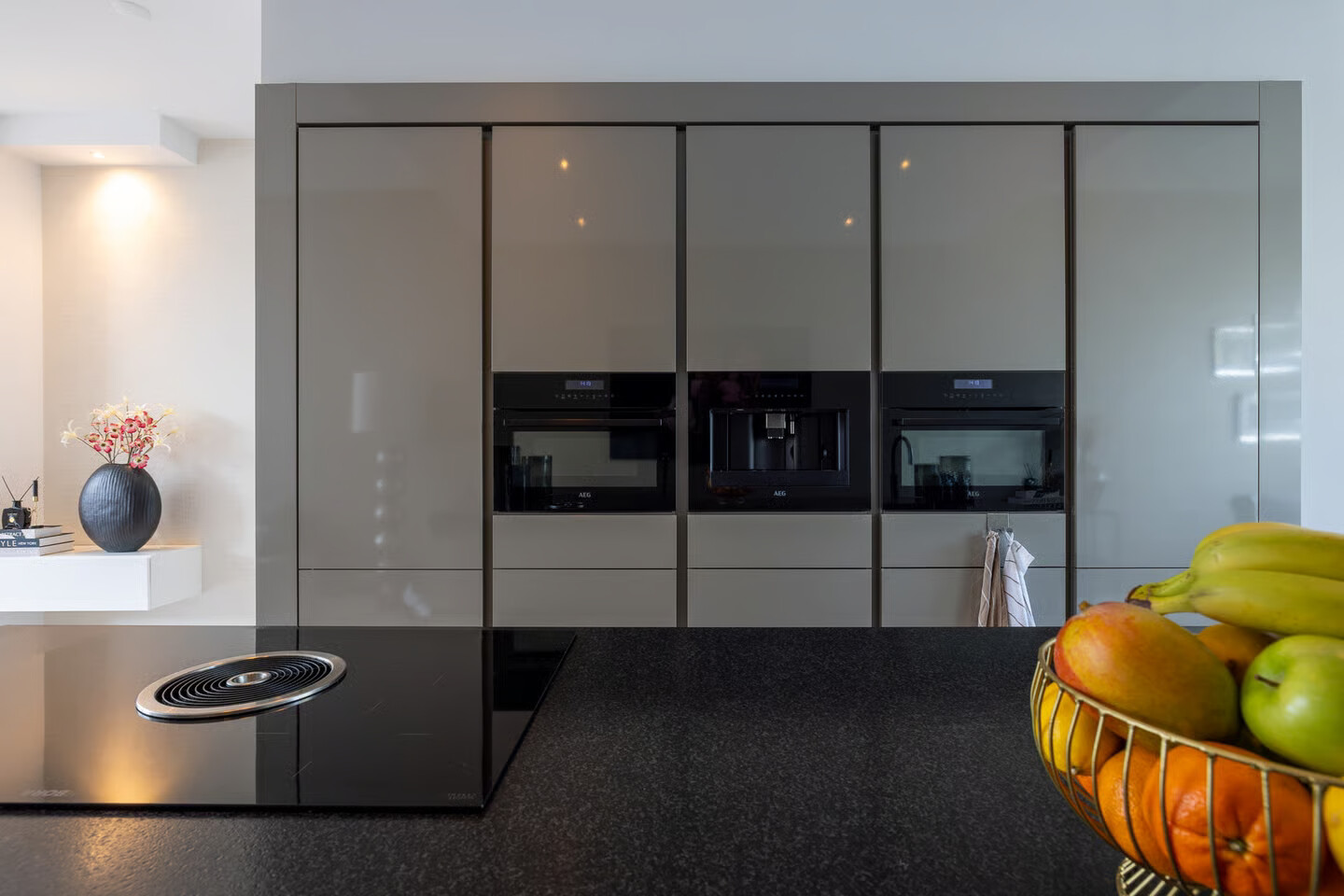 Tussenwoning te koop: Avenue Carnisse 199, Barendrecht