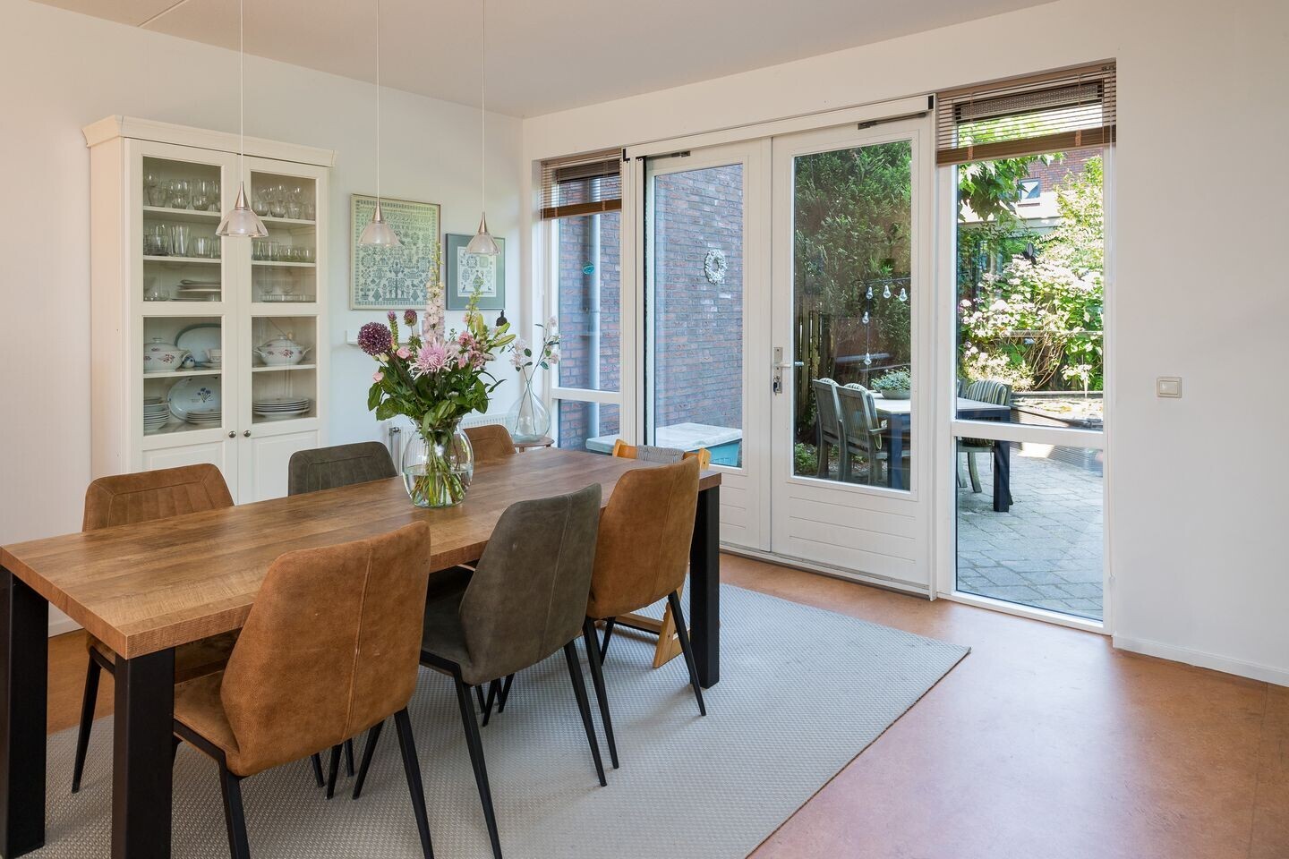Tussenwoning te koop: Vrijenburglaan 75, Barendrecht