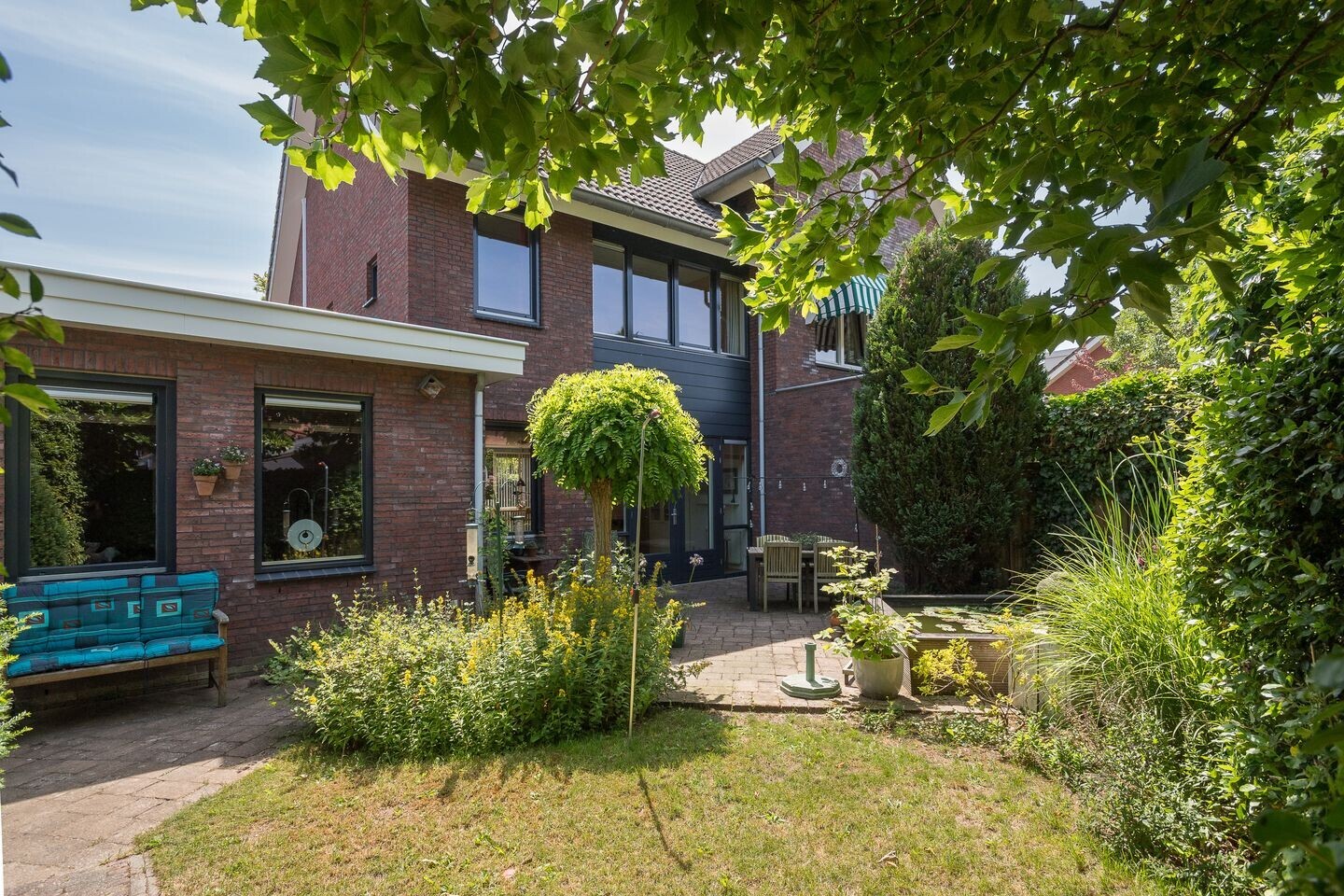 Tussenwoning te koop: Vrijenburglaan 75, Barendrecht