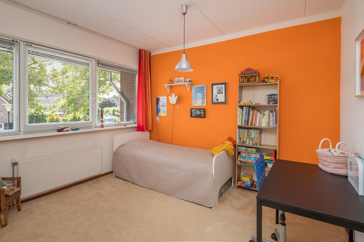 Tussenwoning te koop: Vrijenburglaan 75, Barendrecht