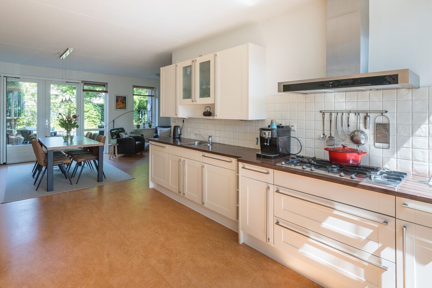 Tussenwoning te koop: Vrijenburglaan 75, Barendrecht