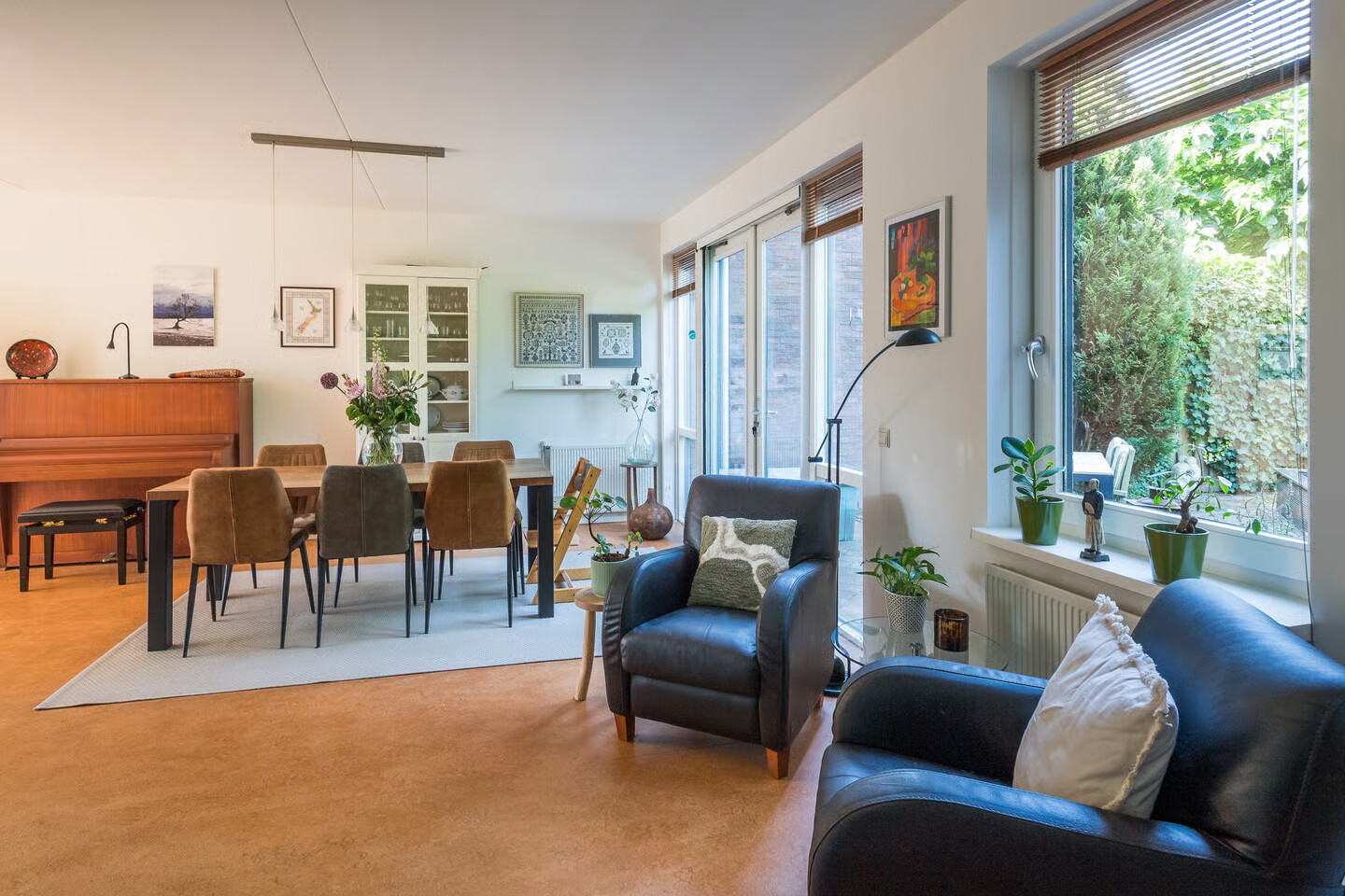 Tussenwoning te koop: Vrijenburglaan 75, Barendrecht