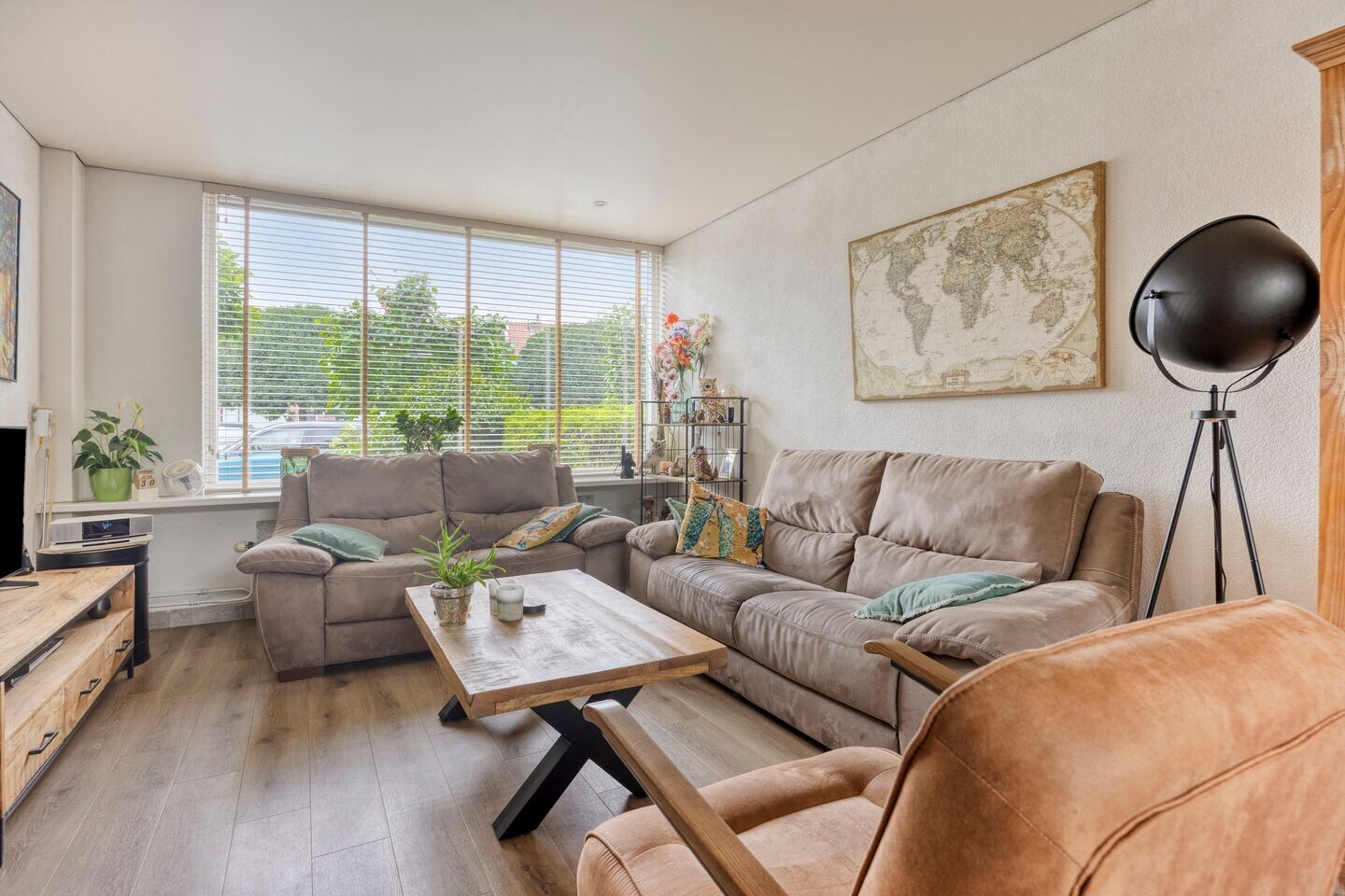 Tussenwoning te koop: Johannes Postlaan 6, Heerjansdam