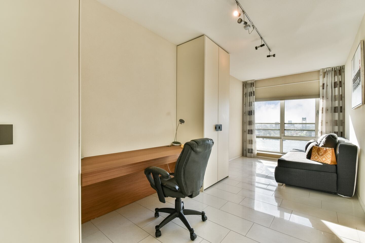 Appartement te koop: Wijnhaven 43E, Rotterdam