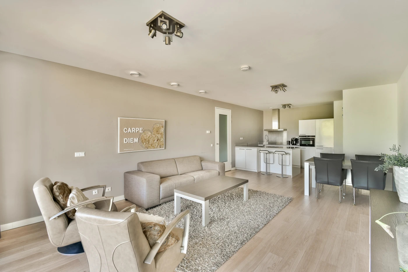 Appartement te koop: Kruisplein 542, Rotterdam