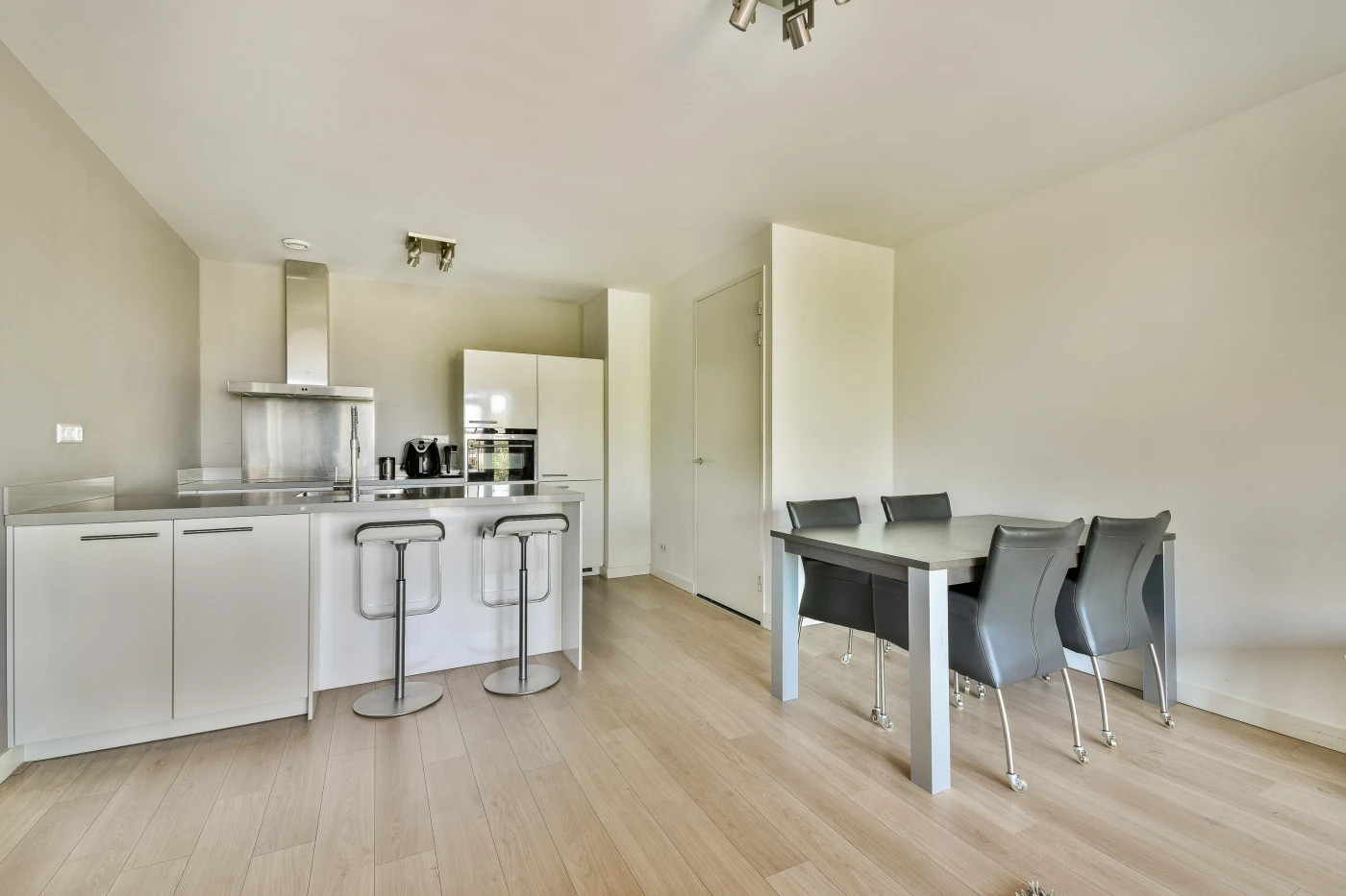 Appartement te koop: Kruisplein 542, Rotterdam