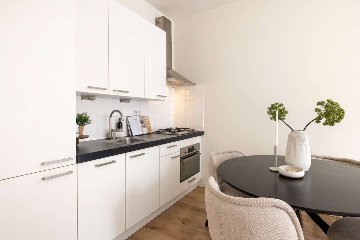 Studio te koop: Drievriendenstraat 12B, Rotterdam