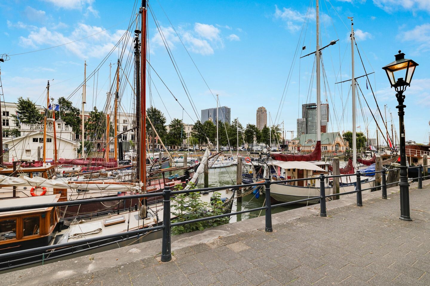 Appartement te koop: Van Vollenhovenstraat 3-805, Rotterdam