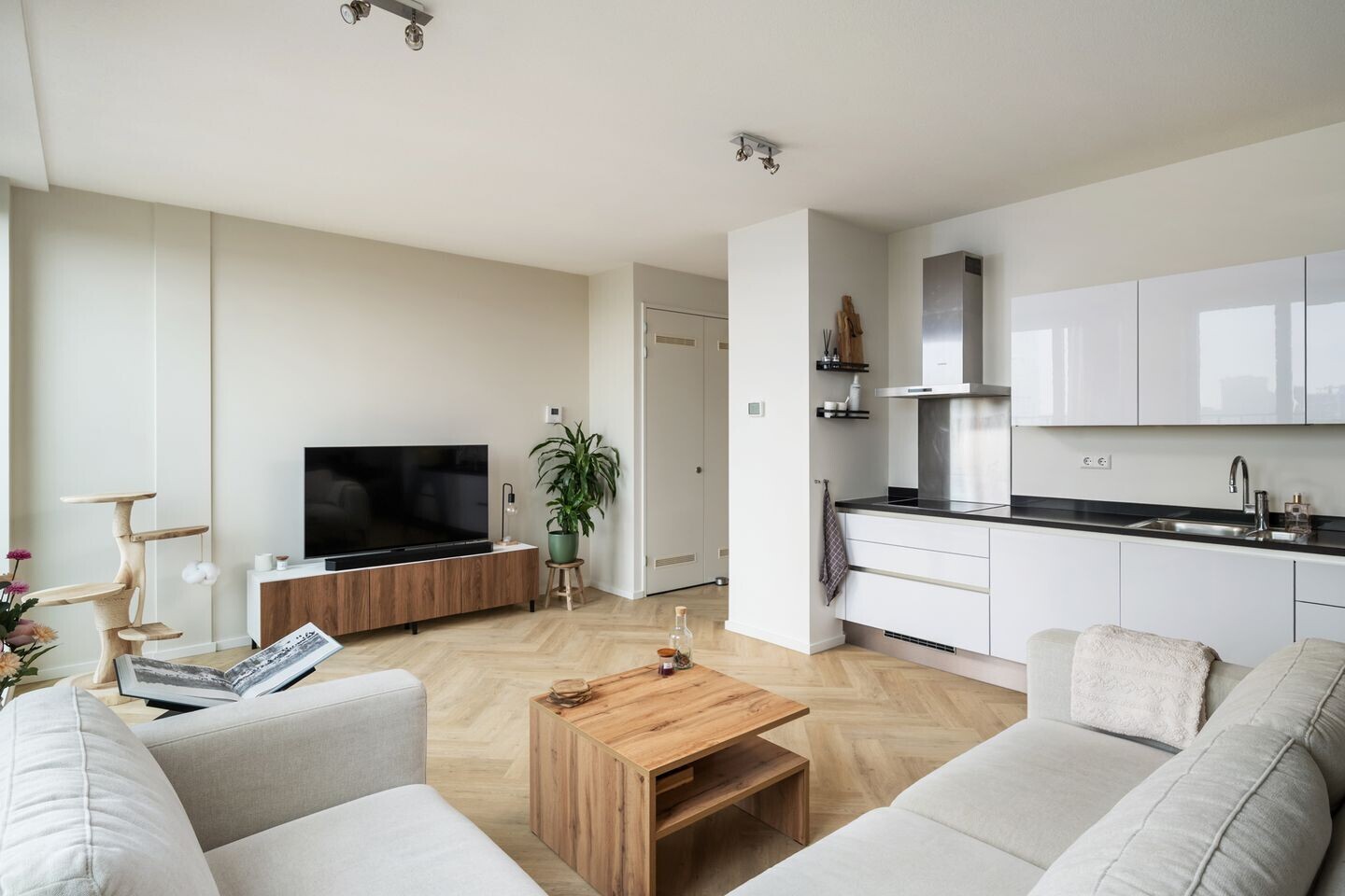 Appartement te koop: Van Vollenhovenstraat 3-909, Rotterdam