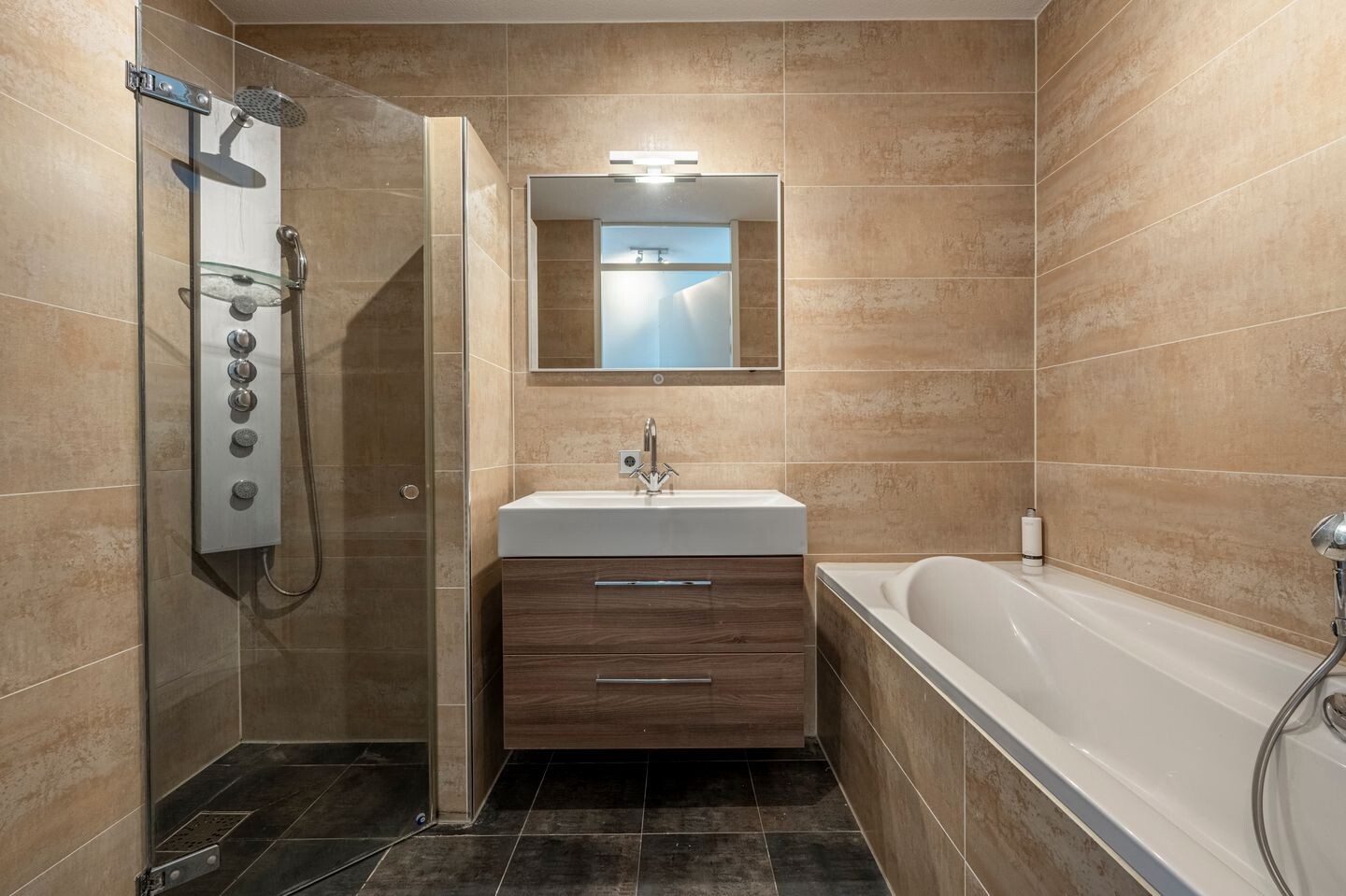 Appartement te koop: Müllerkade 241, Rotterdam