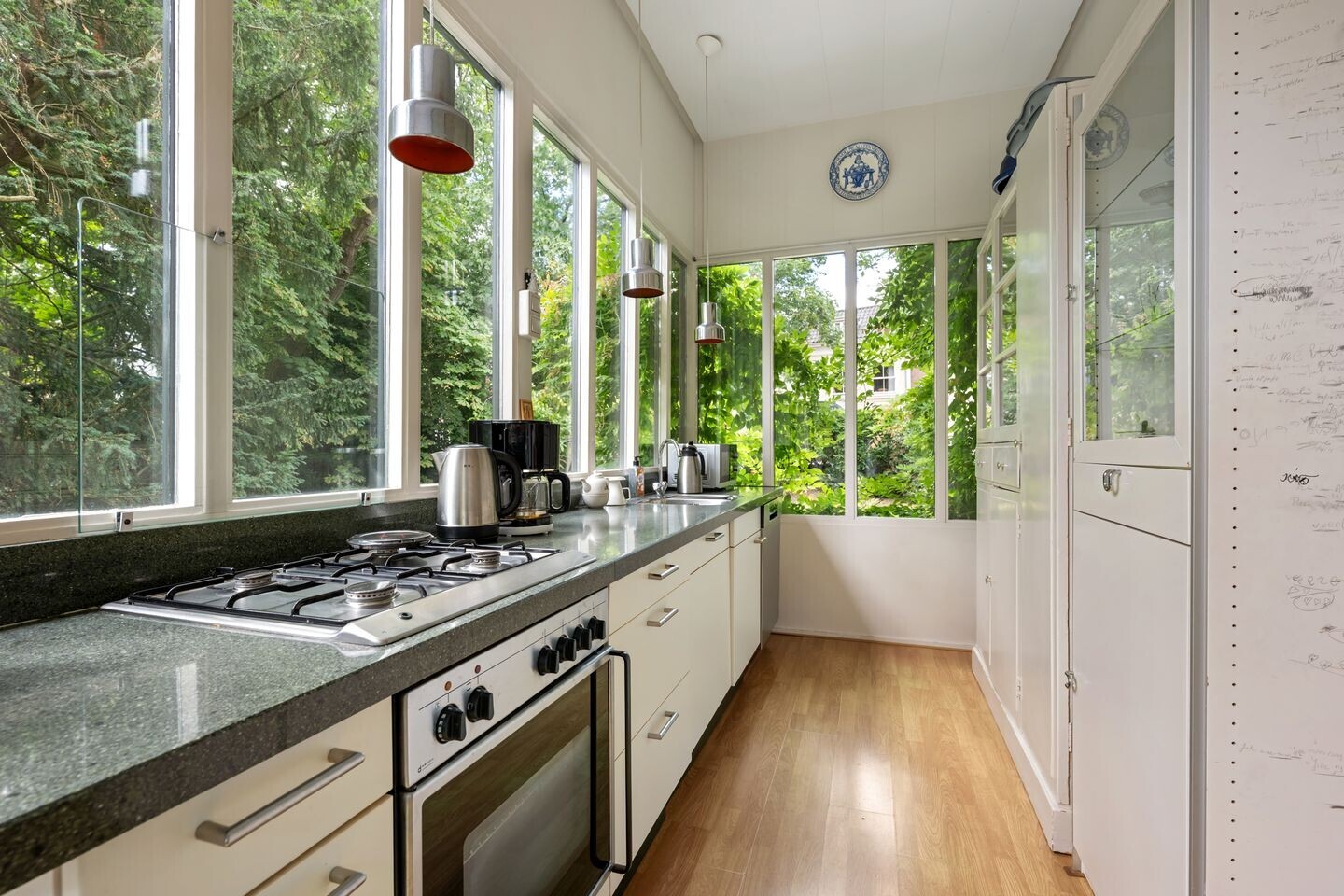 Vrijstaande woning te koop: Delftweg 10, Rotterdam