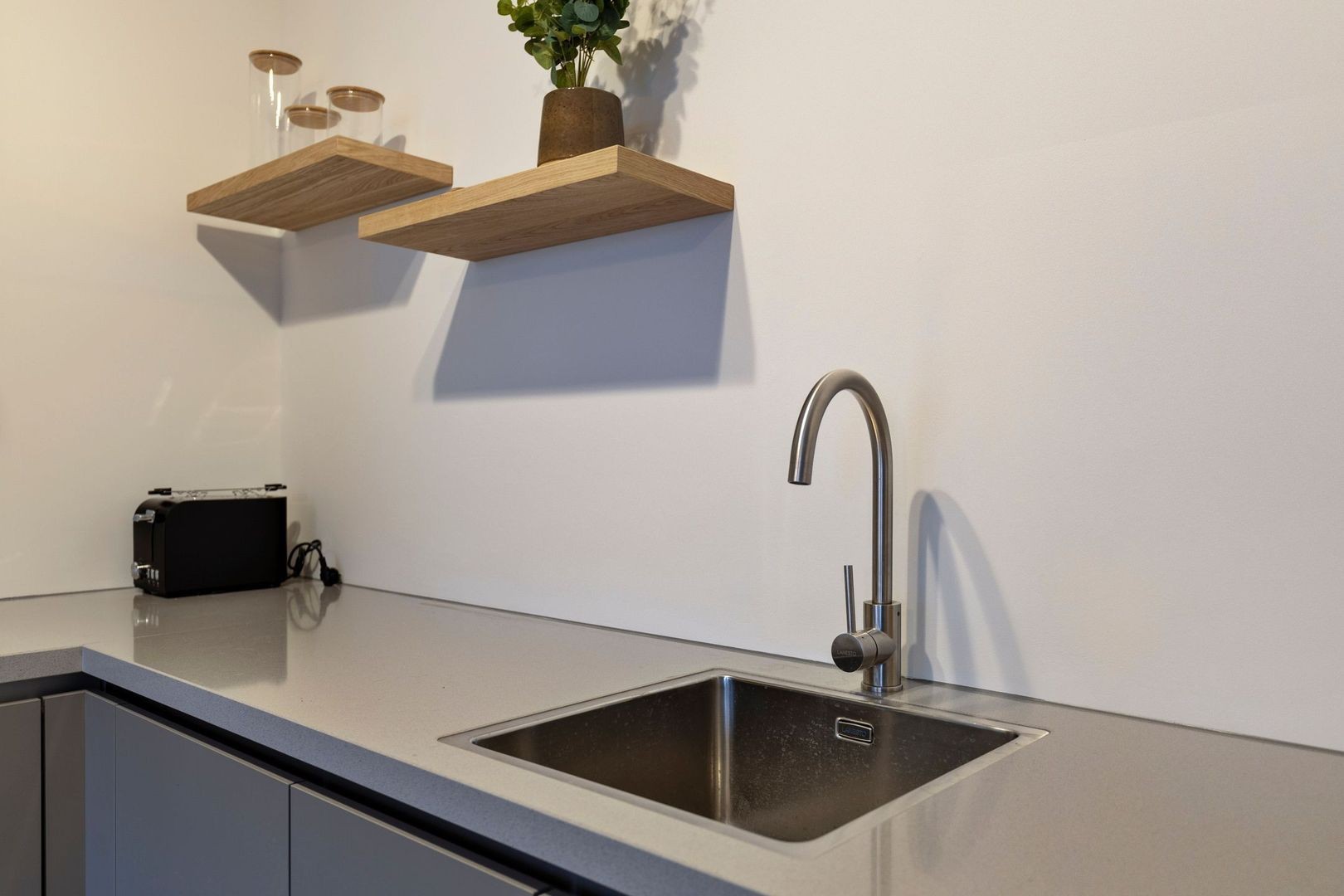 Appartement te huur: Willem de Zwijgerstraat 8B, Rotterdam